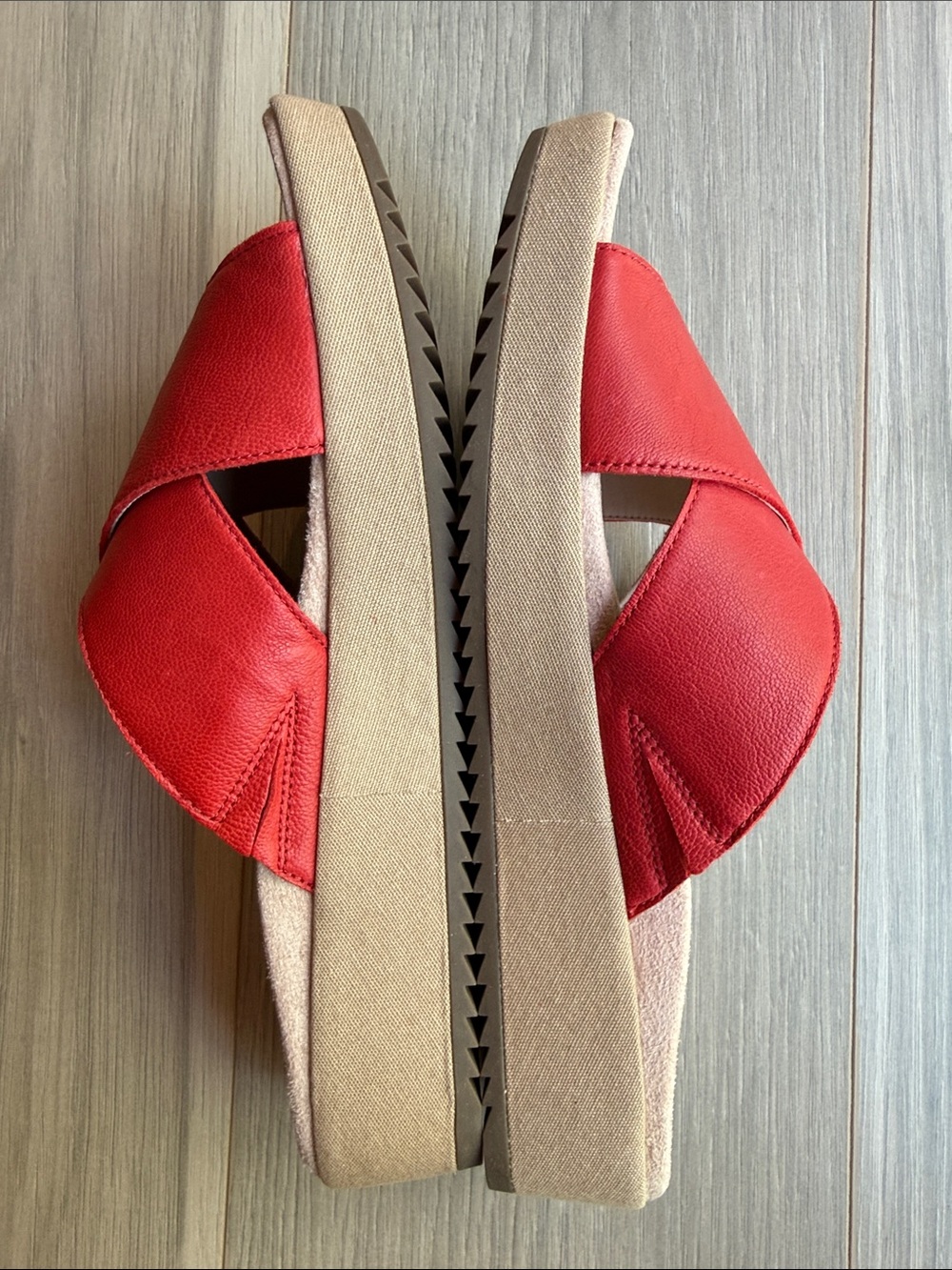 Vionic Women's Hayden Cherry Red Slide Sandals Size 9.5 - Picture 3 of 4